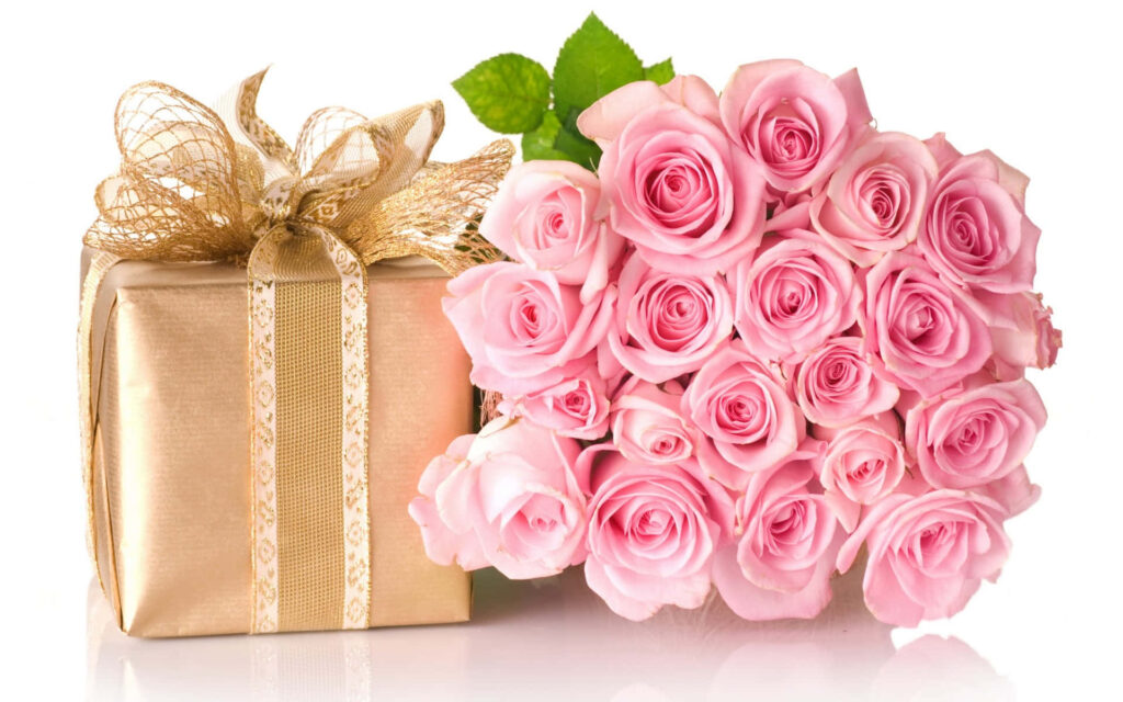 Romantic Wallpaper: Pink Roses & Elegant Gold Gift Box Background