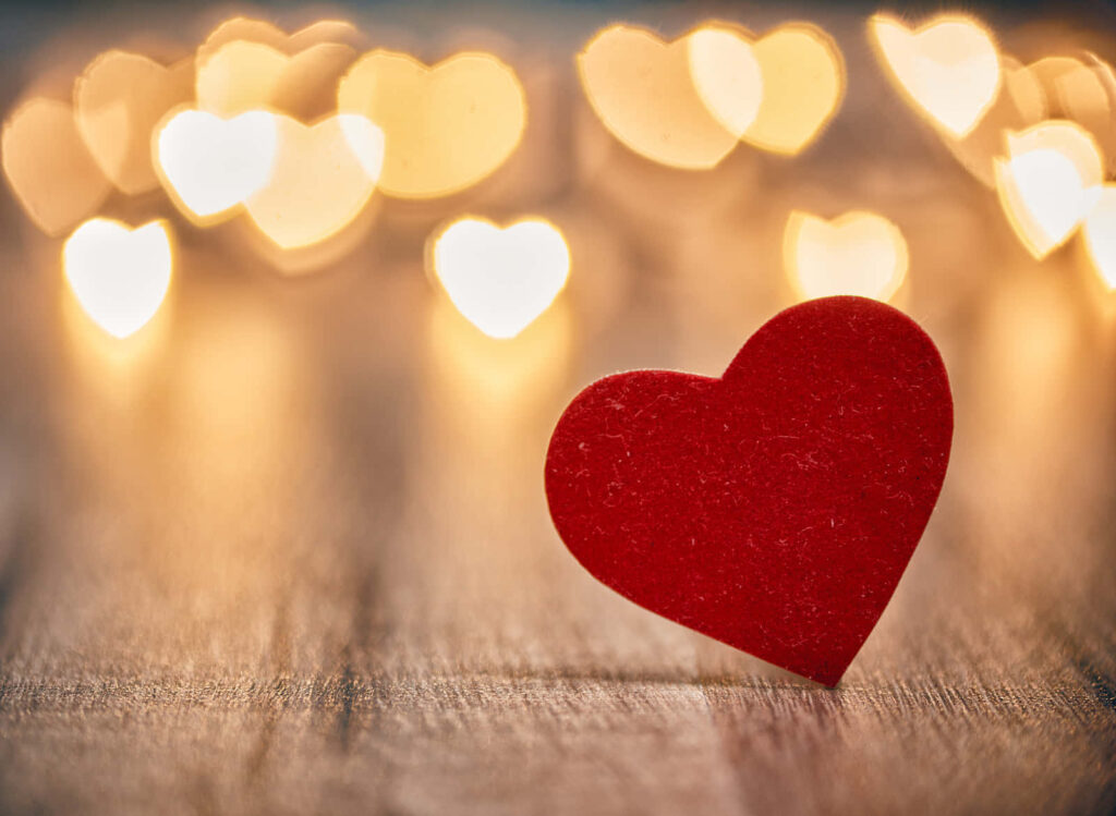 Cozy Red Heart Wallpaper on Rustic Wood for Valentine's Day