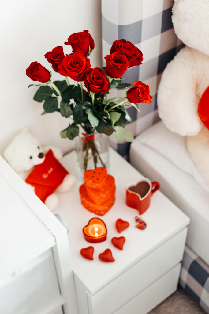 Sweet Romance: Delicate Roses, Heartfelt Mementos, and Teddy Love - Dreamy Rose Aesthetic Wallpaper