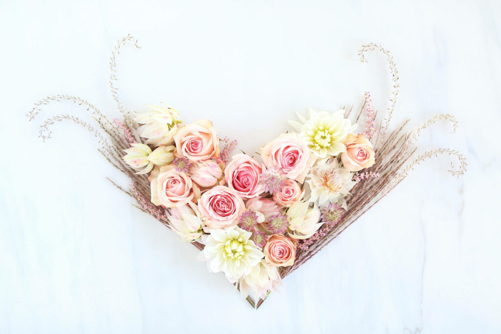 Elegant Valentine's Desktop Wallpaper: Heart-Shaped Floral Design