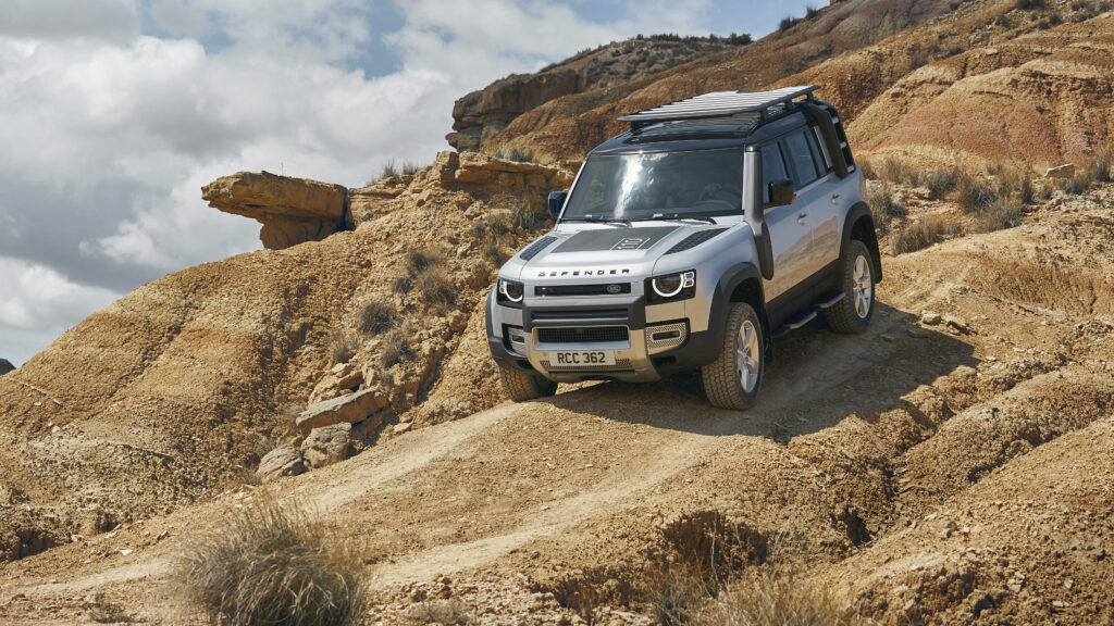 2020 Land Rover SUV Off-Road Wallpaper for iPhone
