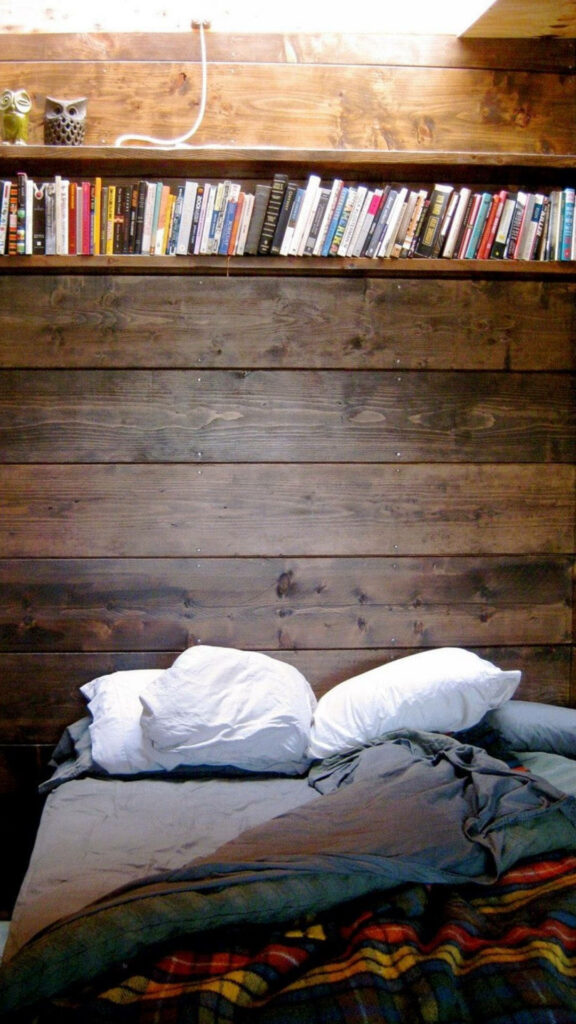 Rustic Bedroom Dream: Aesthetic Bookshelf Design for a Stylish and Cozy Retreat Wallpaper