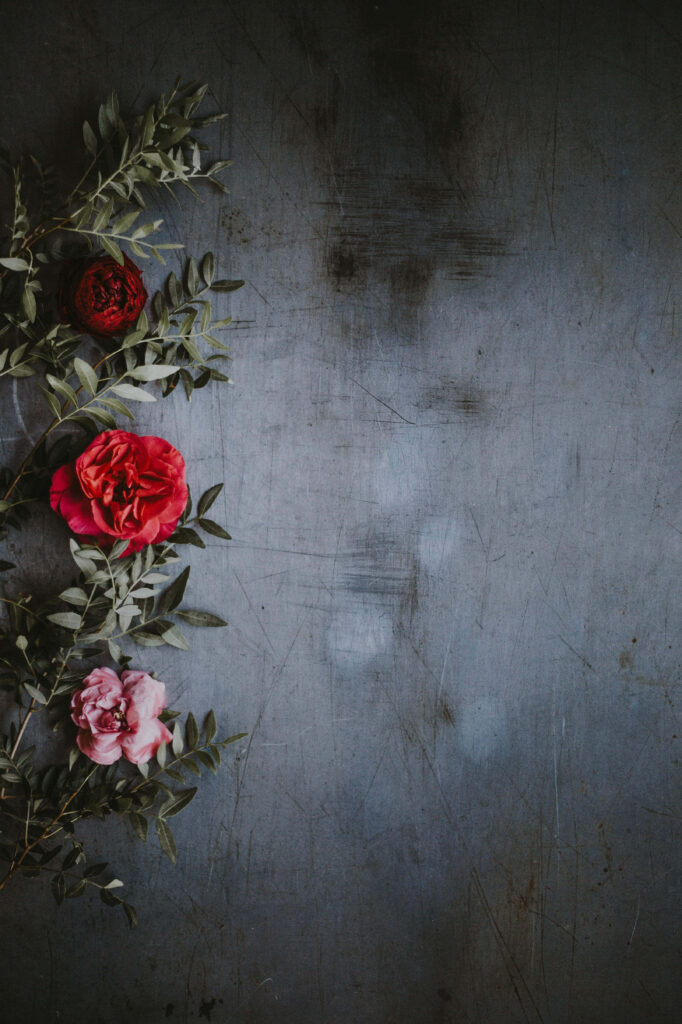 Rustic Rose Wallpaper: Elegant Vintage Floral Background
