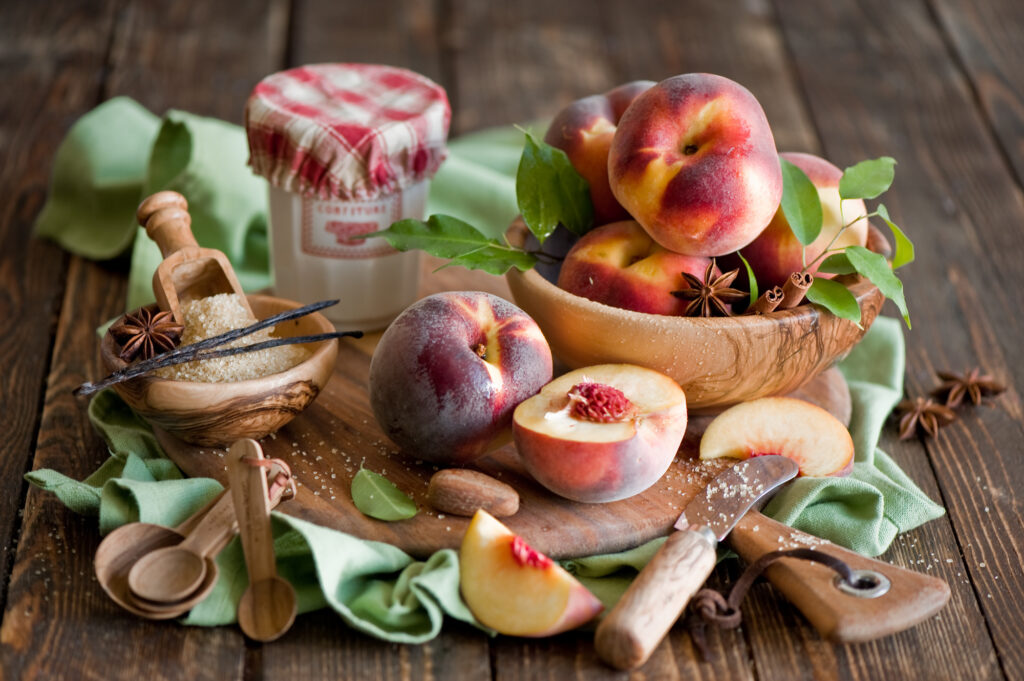 Rustic Peaches & Spices Wallpaper: Warm Natural Light Design