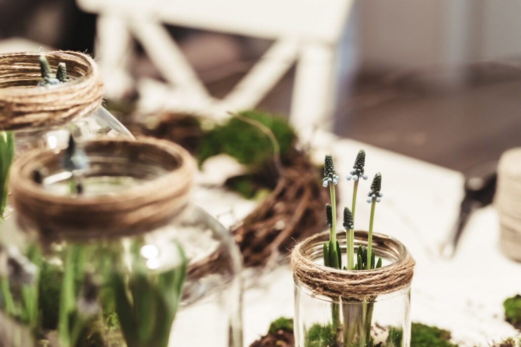 Rustic Nature-Inspired Wallpaper: Twine-Wrapped Glass Jars & Plants