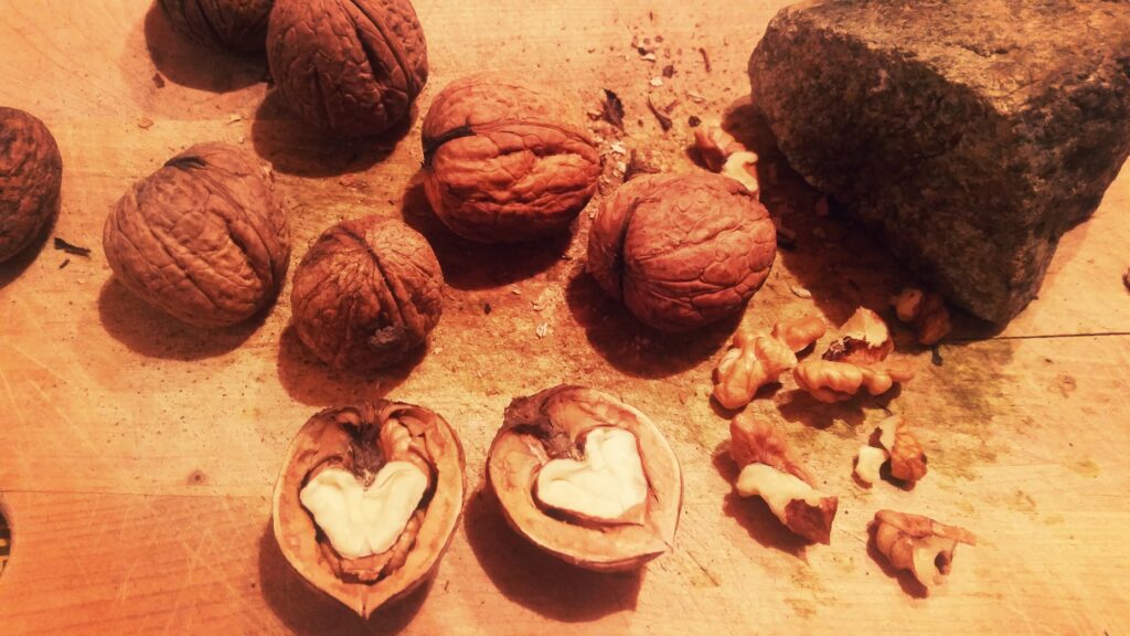 Rustic Walnut Wallpaper: Whole, Cracked & Heart-Shaped Designs