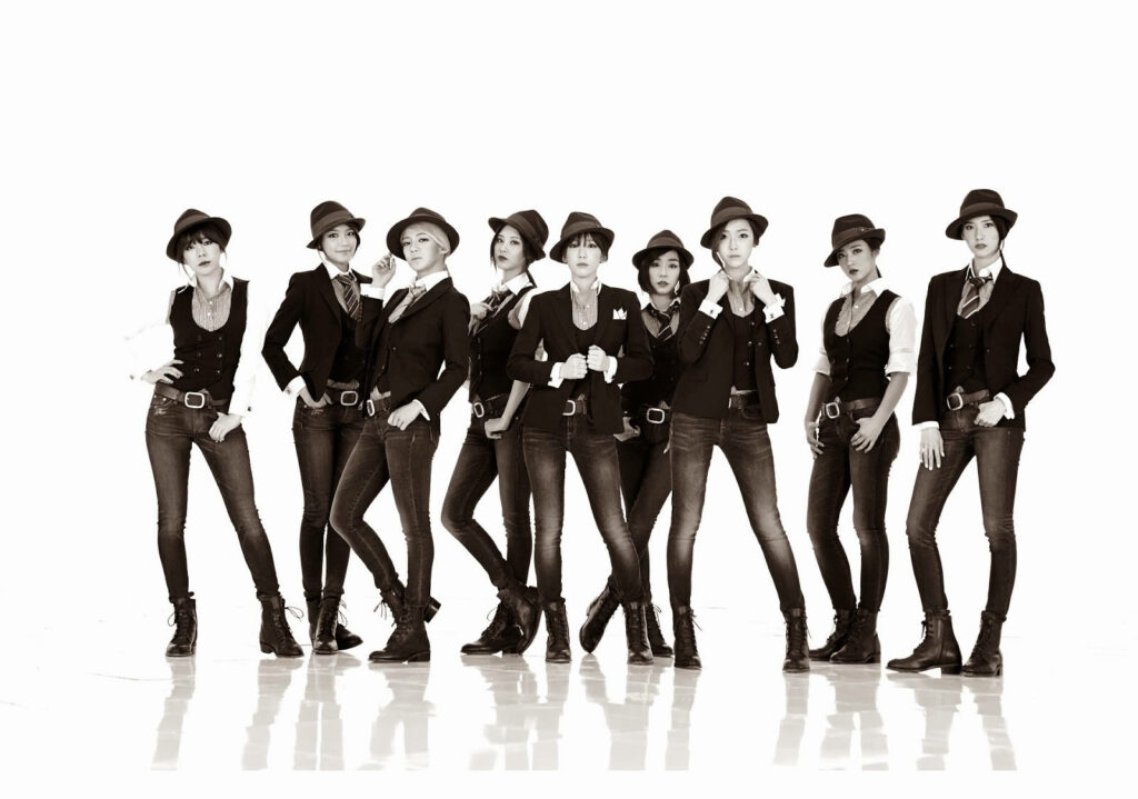 Chic SNSD Mr. Mr. Wallpaper: Girls' Generation in Tailored Outfits