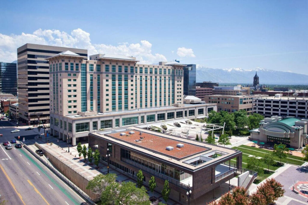 Scenic Salt Lake City Marriott Wallpaper: Urban Beauty & Mountains