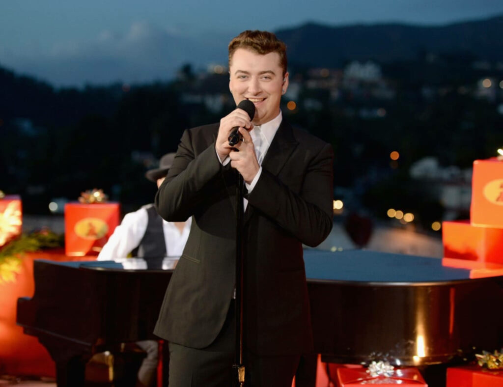 Sam Smith at Grammy 2014: Festive Christmas Wallpaper Background