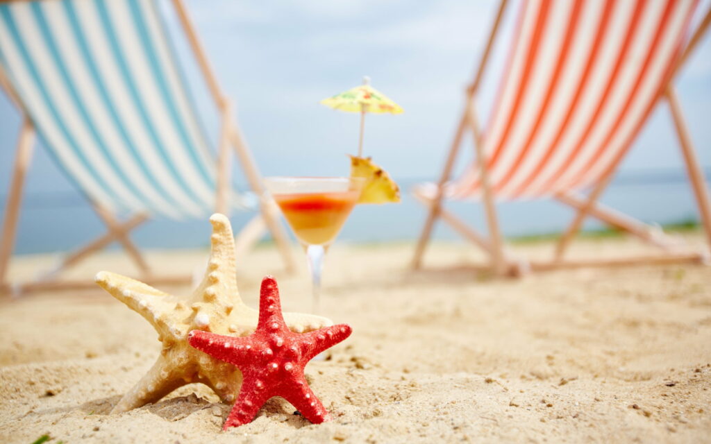 Seaside Serenity: A Soothing Escape - HD Wallpaper with Starfish, Sand, and Summer Cocktails