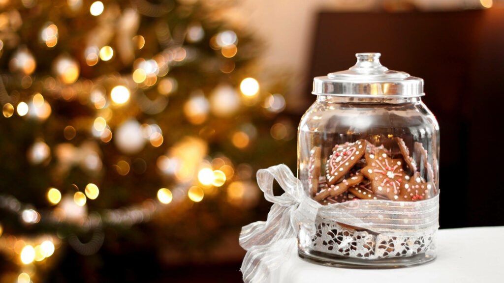 Sweet Festive Treats: Aesthetic Christmas Cookies Desktop Wallpaper