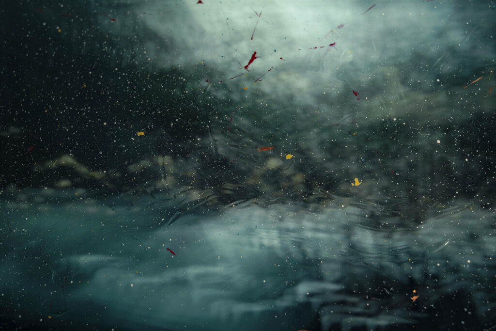 Tranquil 4K Water on Glass Wallpaper with Delicate Reflections
