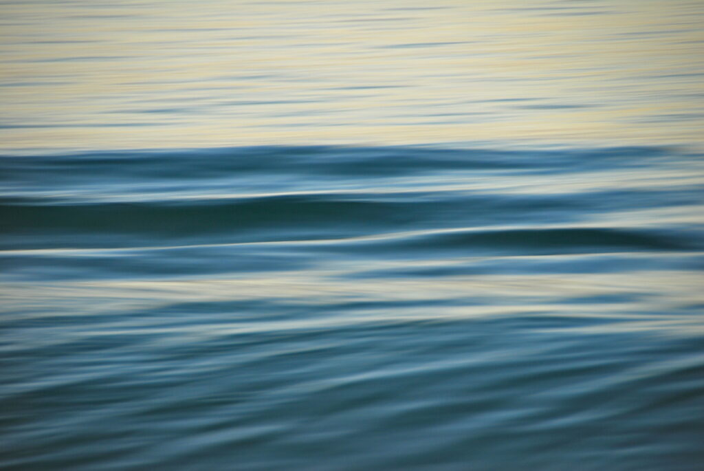 Tranquil Abstract Waves Wallpaper - Serene Blue Background (3872x2592)