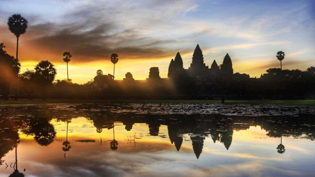 Serene Angkor Wat Sunrise: Iconic Silhouette & Vibrant Wallpaper