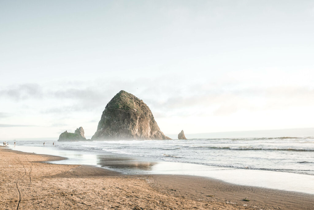 Serene Cannon Beach Scene with Haystack Rock - HD Wallpaper