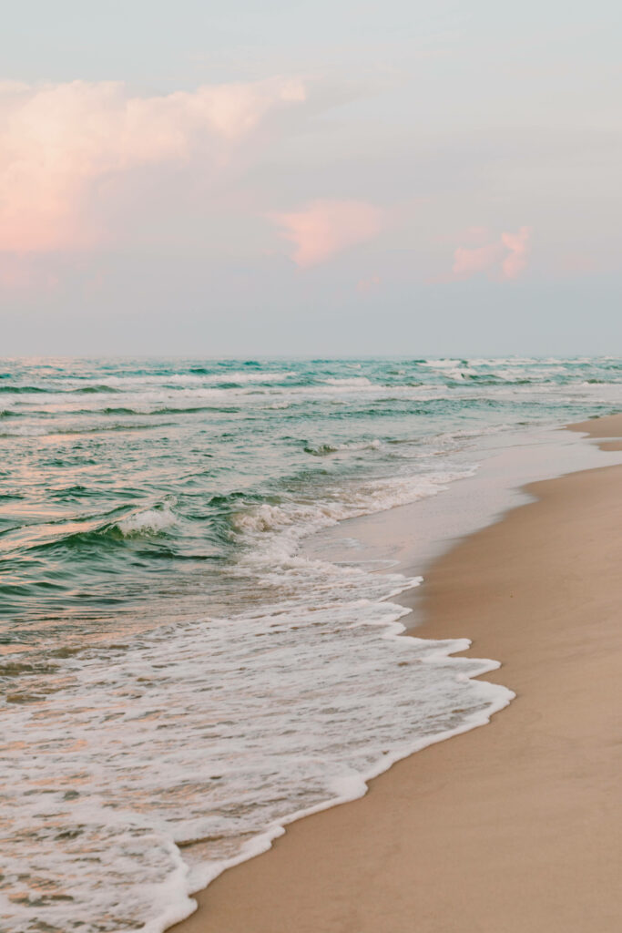 Tranquil Beach Wallpaper: Gentle Waves & Soft Morning Light