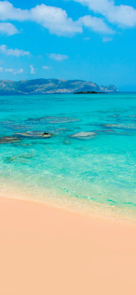 Tranquil Beach Wallpaper: Turquoise Waters & Soft Sandy Shore