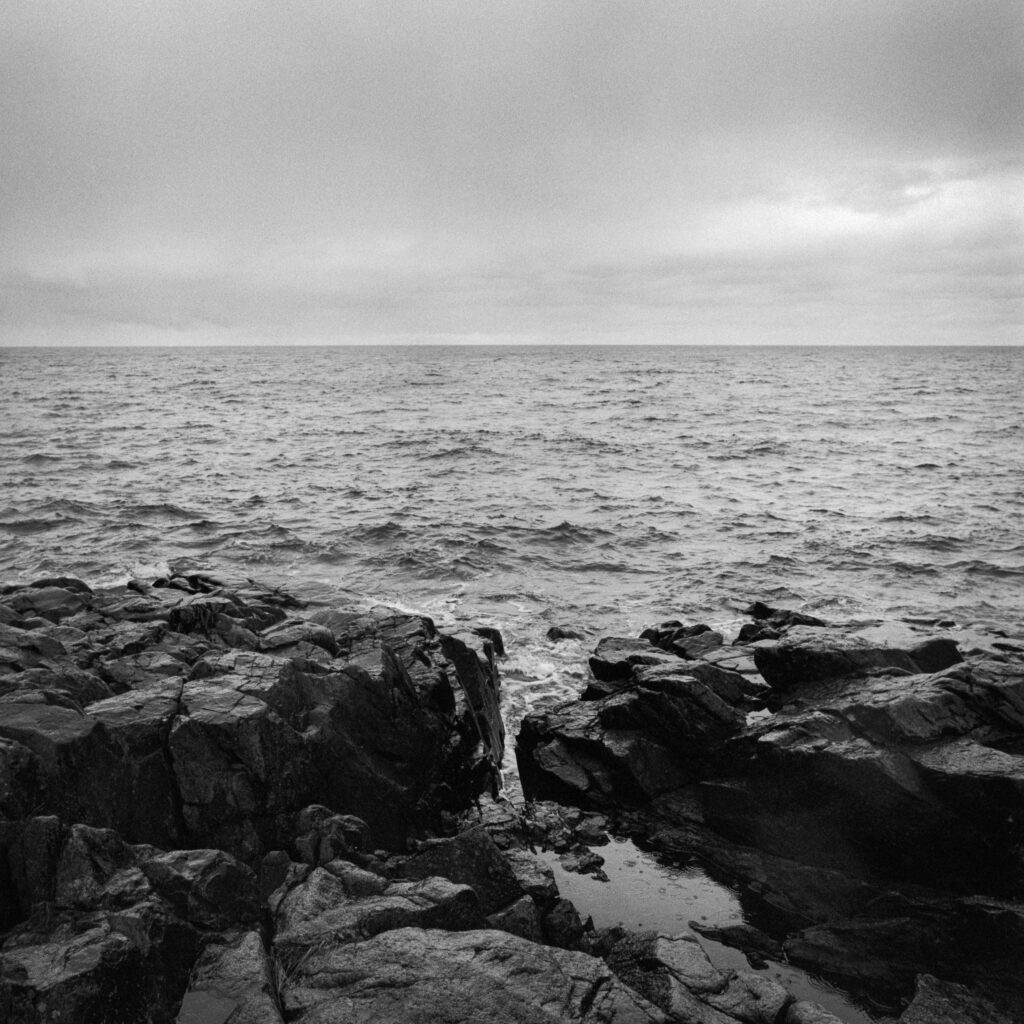 Black and White Serene Seascape Wallpaper - Tranquil Ocean Background
