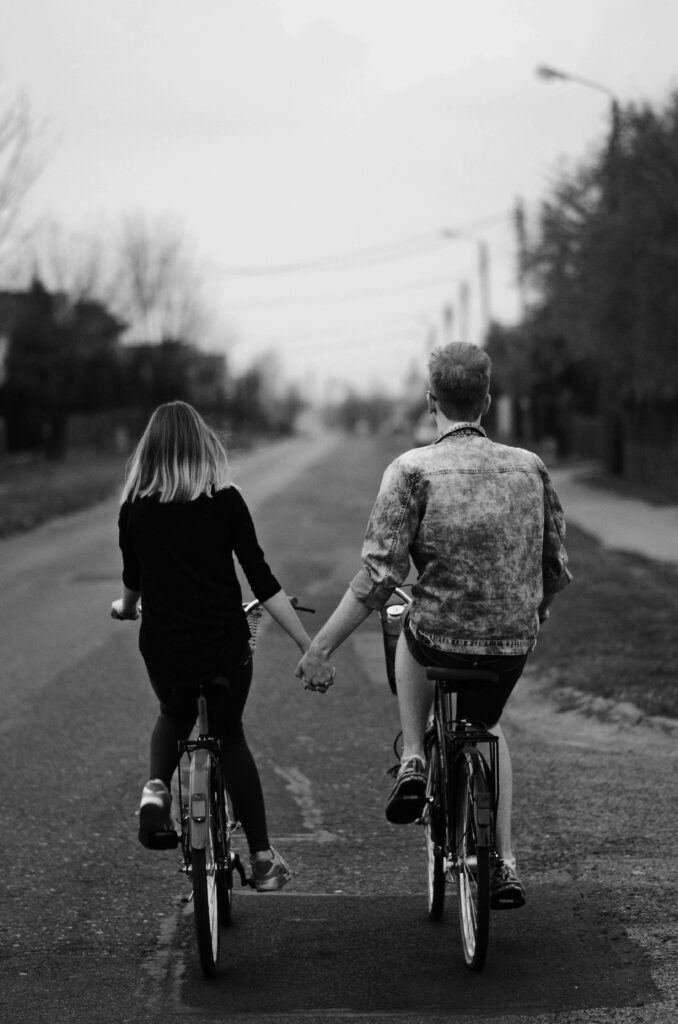 Serene Black and White Wallpaper: Companionship on a Quiet Ride