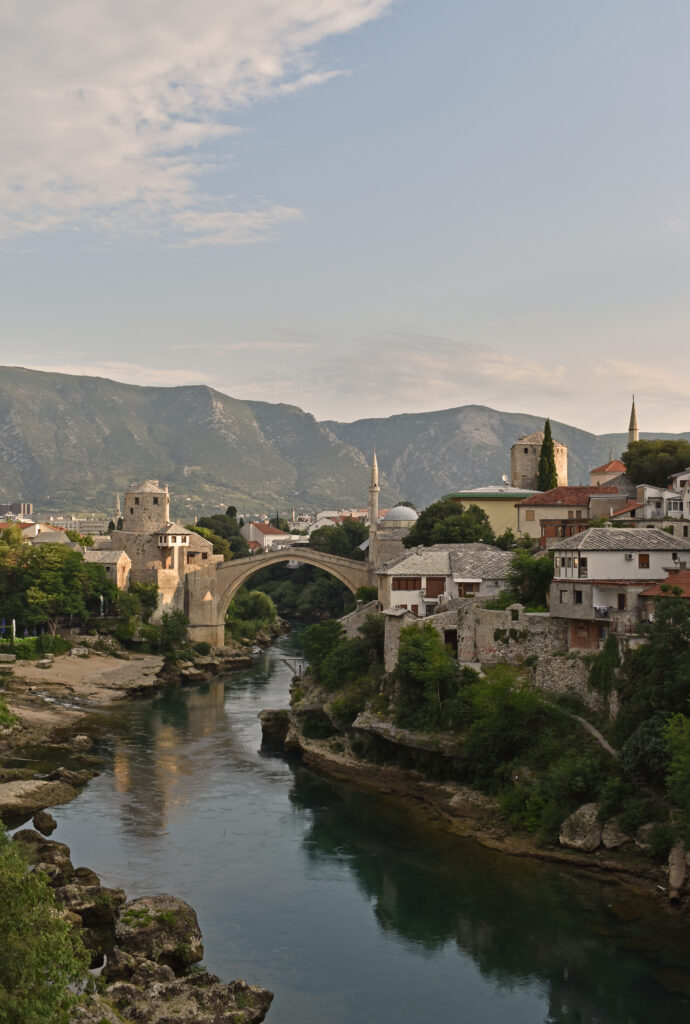 Scenic Cityscape Wallpaper: Charming Architecture & Historic Bridge