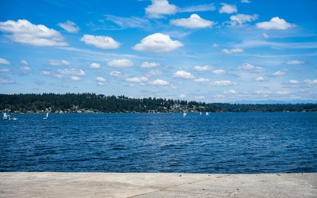 Mesmerizing Seattle: A Captivating 4k Snapshot of Mercer Island's Coastal Splendor Wallpaper