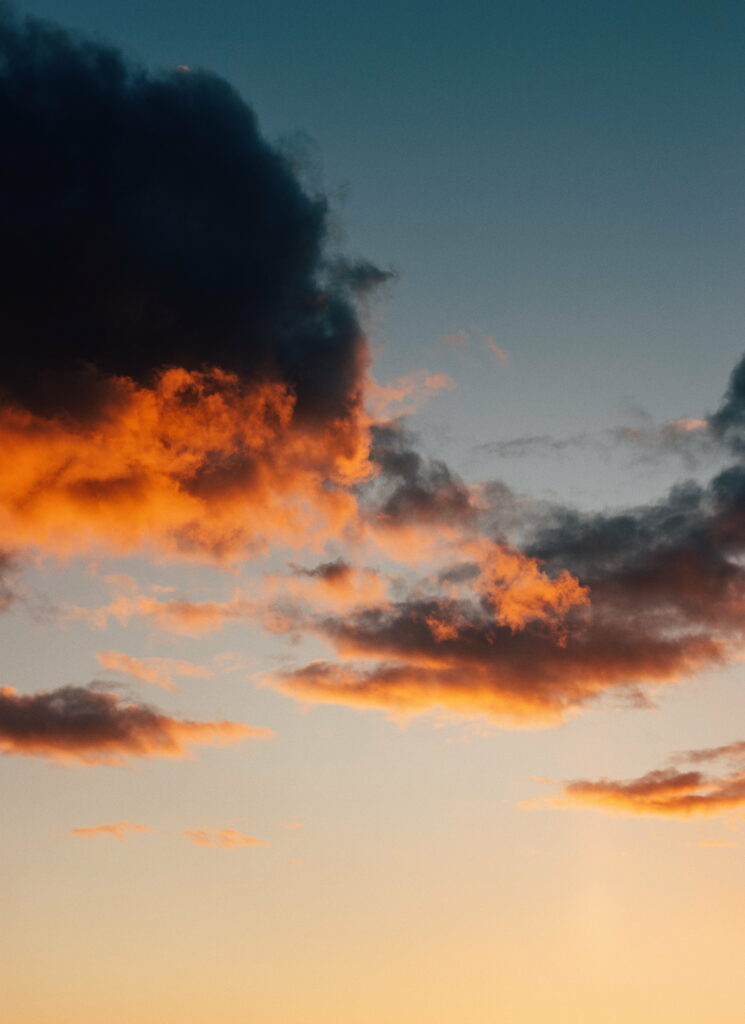 Serene Evening Sky HD Wallpaper: Dramatic Sunset Cloud Background