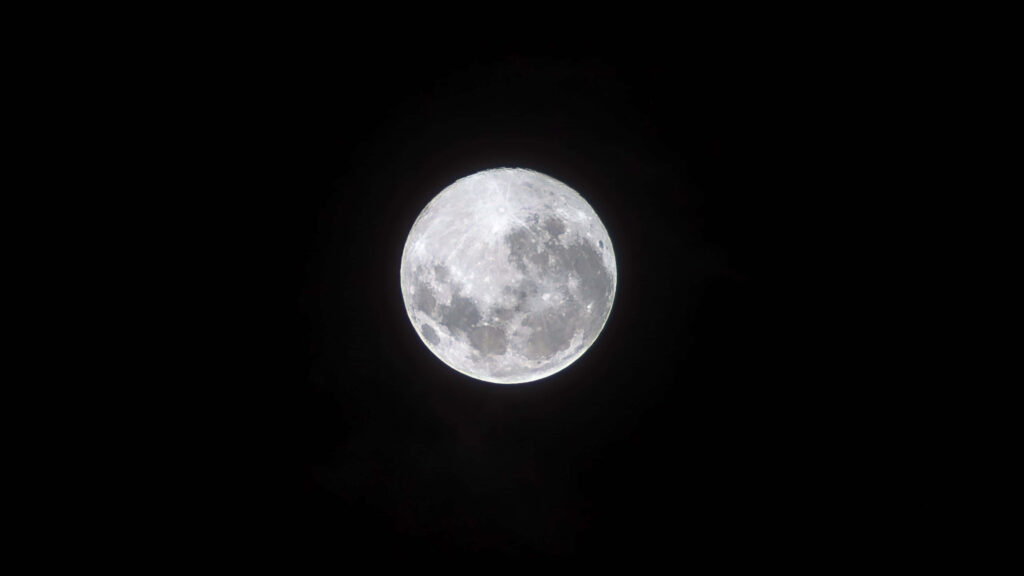 Serene Full Moon Wallpaper: Mystical Night Sky Background