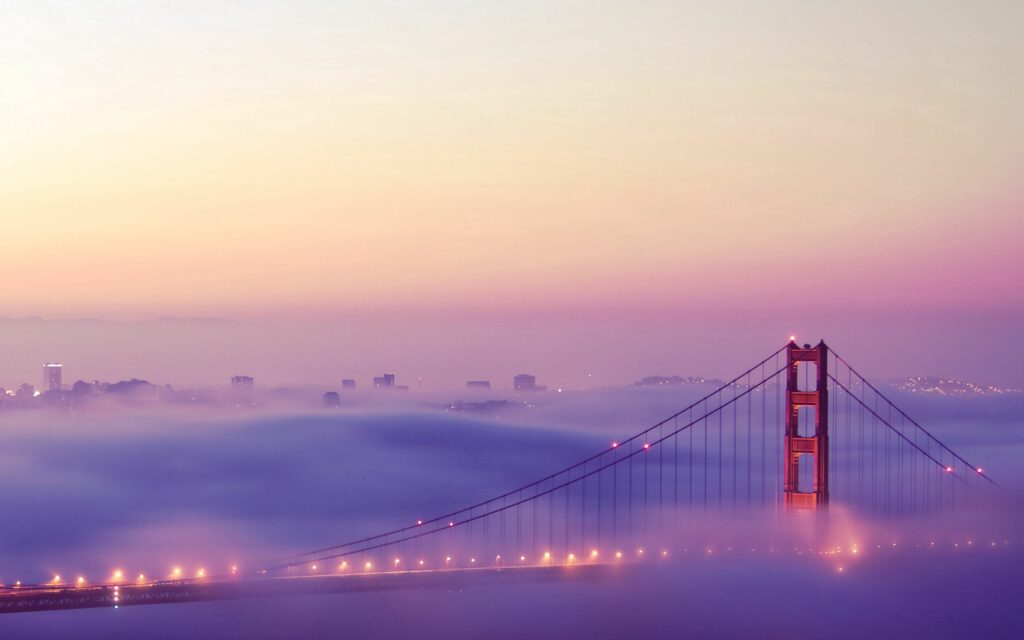 Serene Golden Gate Bridge Wallpaper: Foggy San Francisco View
