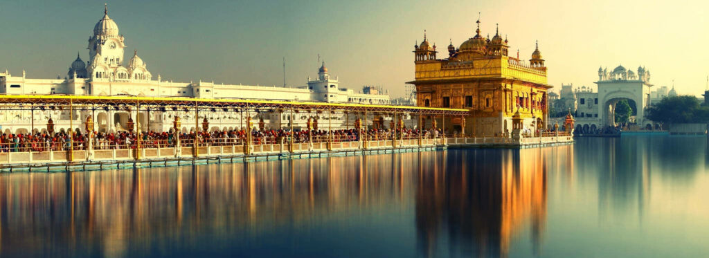 Golden Temple India HD Wallpaper: Serene Beauty & Reflection