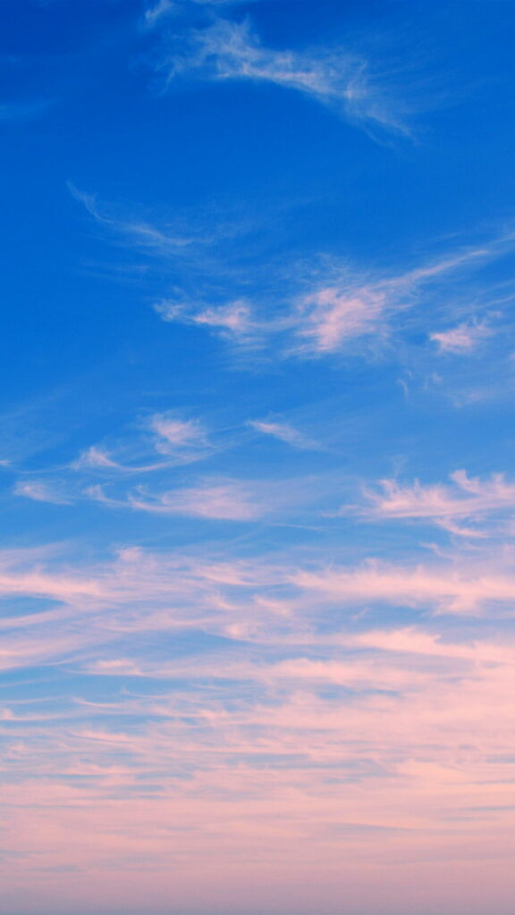 Tranquil Sky HD Wallpaper: Serene Clouds & Calming Pastels