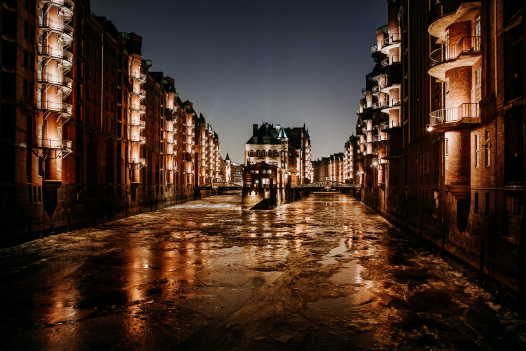 Serene Hamburg Night Wallpaper: Illuminated Buildings & Reflections