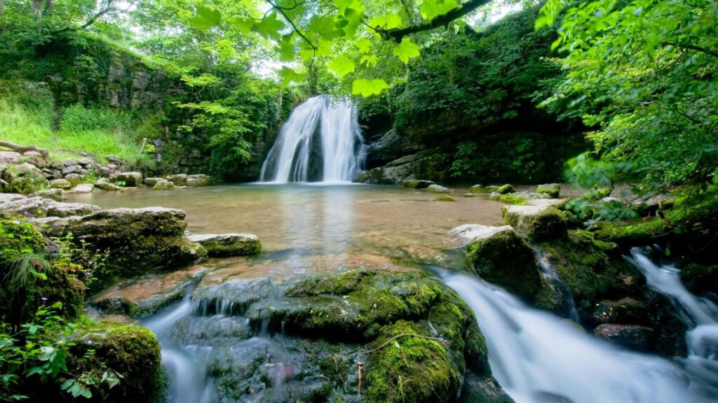 Serene Janet Foss Waterfall Wallpaper: Tranquil English Landscape