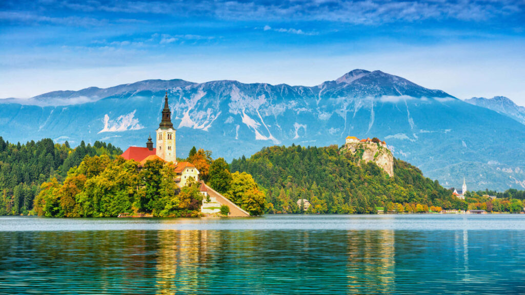 Stunning Lake Bled Wallpaper: Reflective Waters & Scenic Landscape