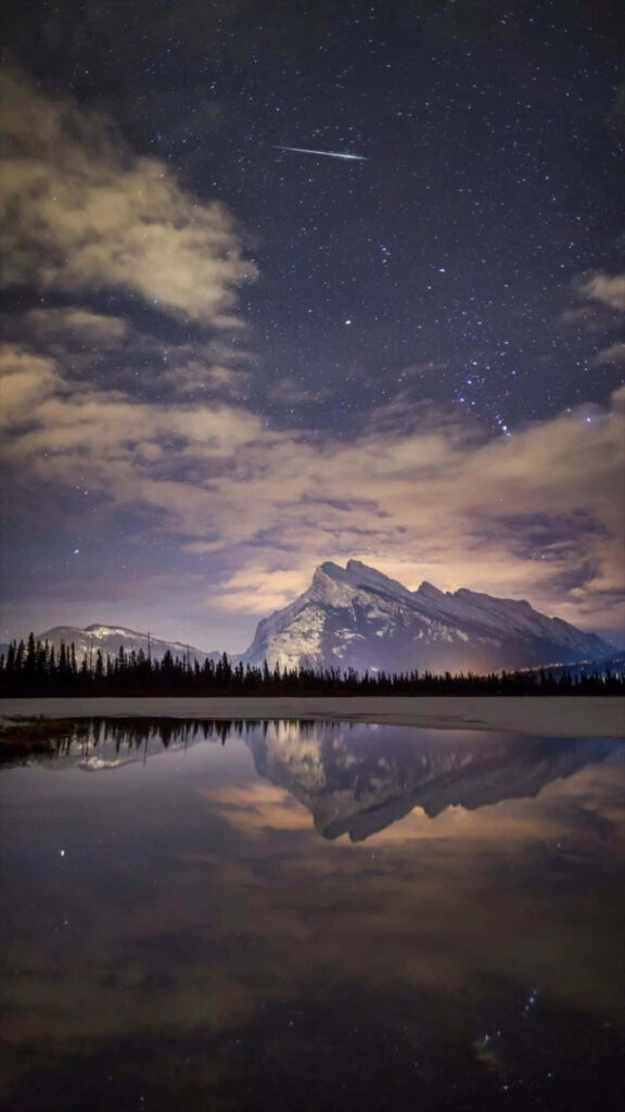 Stunning HD Lake Mountain Wallpaper for Android - Starry Night Scene