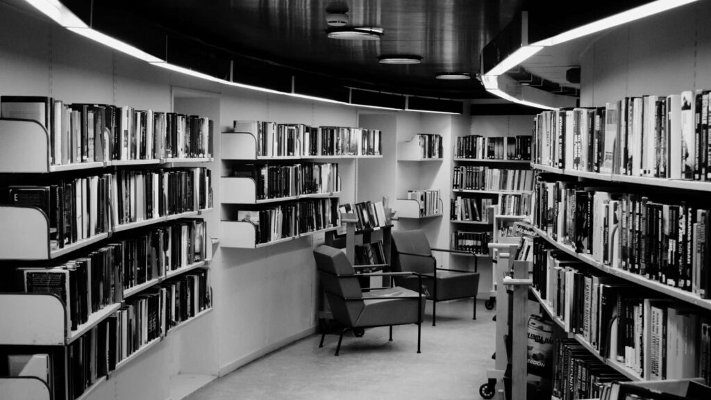 Serene Black and White Library Wallpaper - Cozy Reading Background