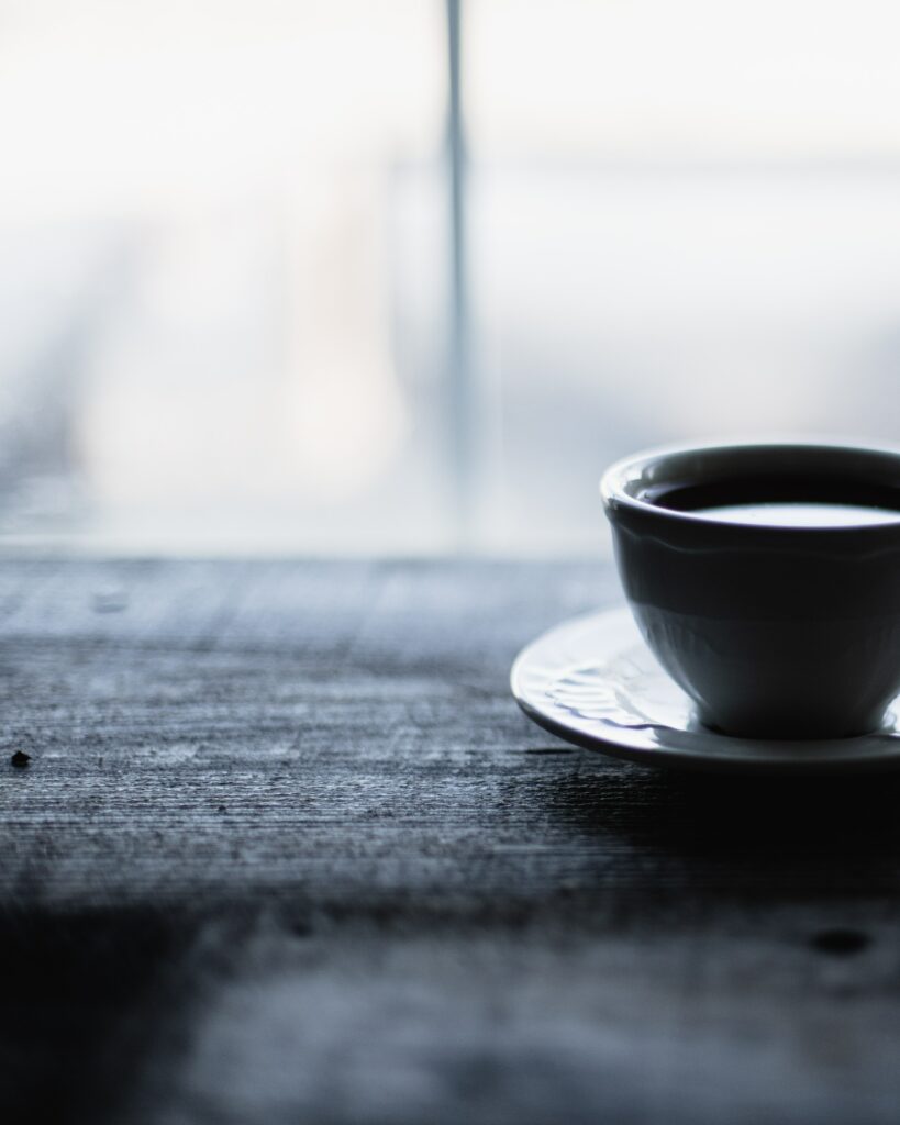 Minimalist Coffee Wallpaper: Rustic Charm & Calming Depth