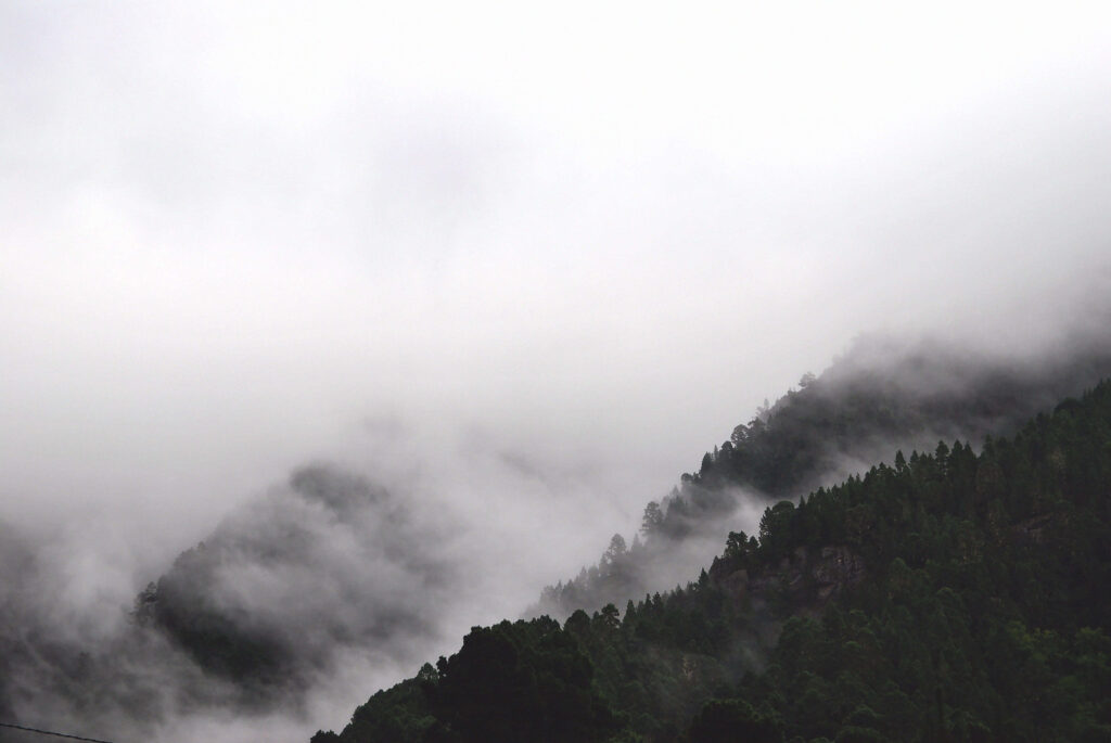 Serene Misty Mountain Wallpaper – Calming Nature Background
