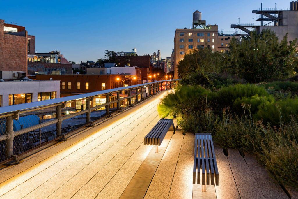 Serene Nighttime High Line Wallpaper: Urban Nature Blend Background