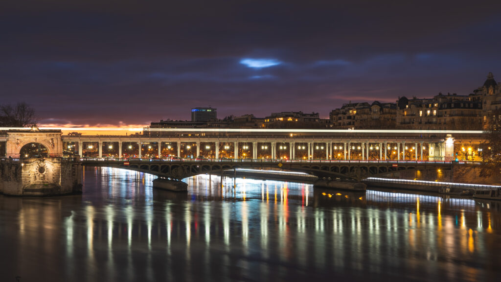 Stunning Nighttime Bridge Wallpaper: Illuminated Urban Reflections