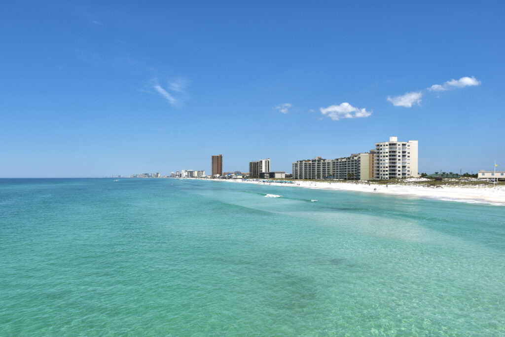 Serene Panama Beach Wallpaper: Turquoise Waters & White Sands