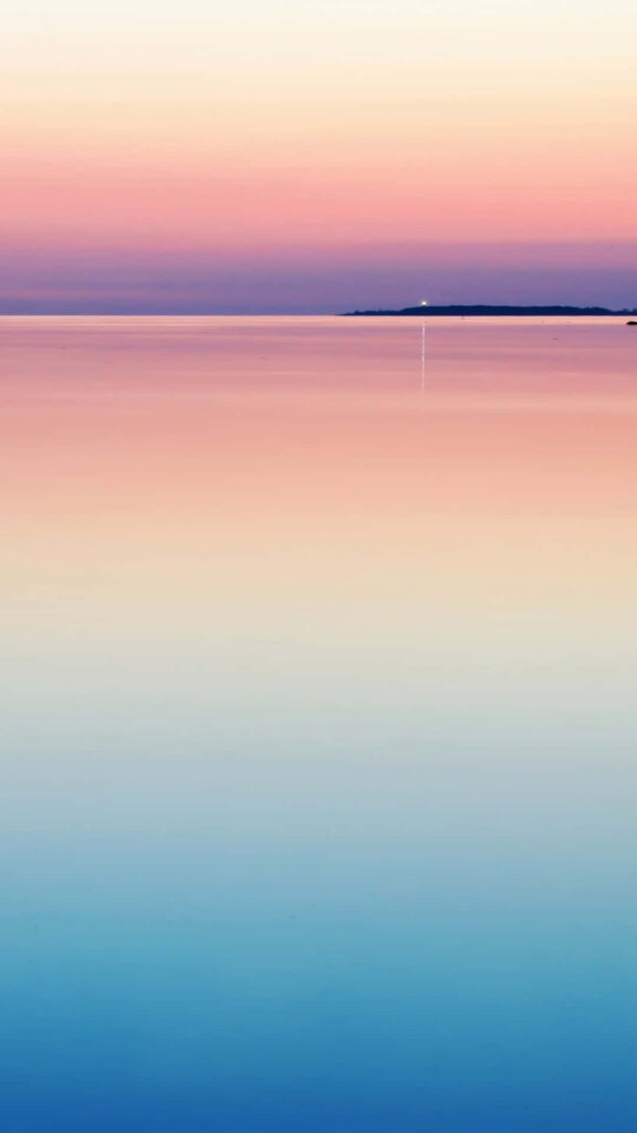 Tranquil Pastel Waters: Serene Sunset/Sunrise Wallpaper Background