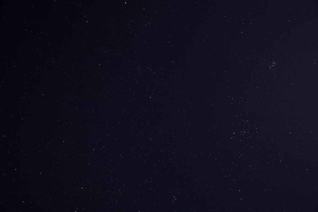 Serene Starry Sky Wallpaper: Tranquil Infinite Space Background