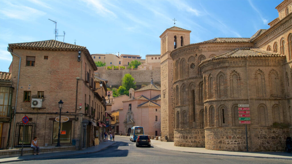 Serene Toledo Cathedral Road: Historic Architecture Wallpaper