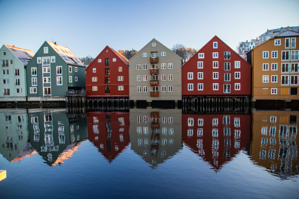 Trondheim Norway: Colorful House Reflections - Wallpaper Background