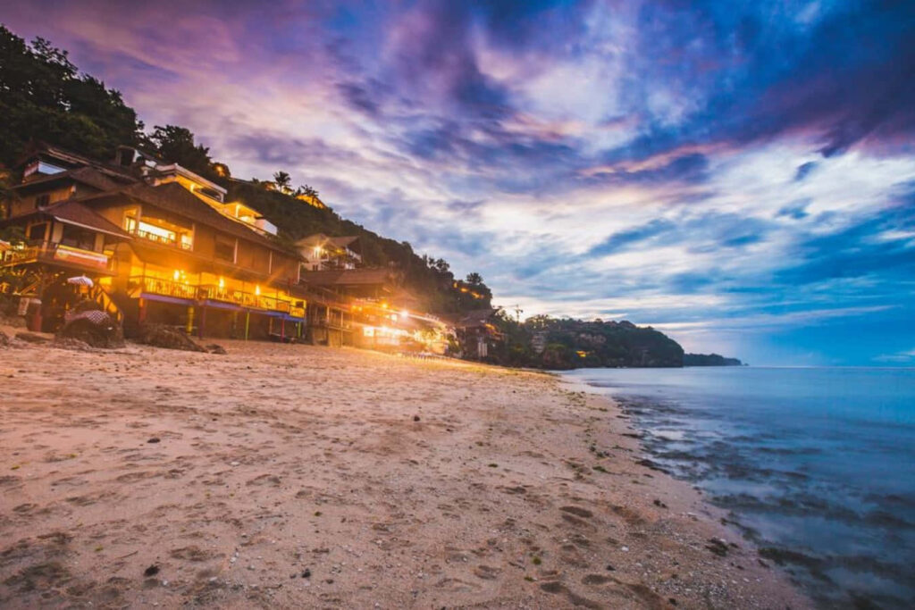 Twilight Beach Wallpaper: Serene Scene with Colorful Sky & Ocean