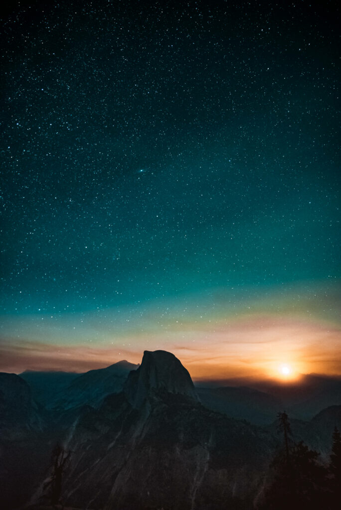 Twilight Sky with Stars: Stunning Mountain Wallpaper for iPad