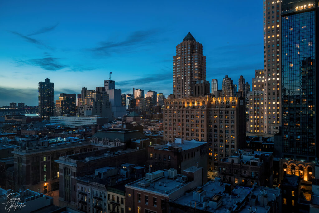 Serene Twilight Urban Cityscape Wallpaper Background