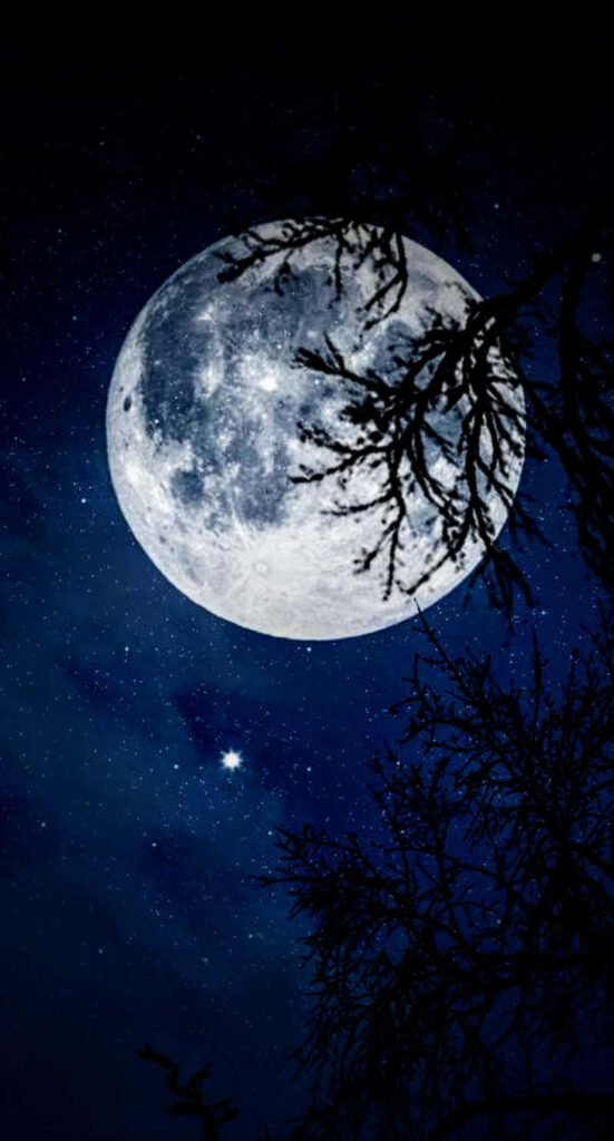 Serene Wallpaper: Bright Full Moon & Starry Night Sky Background