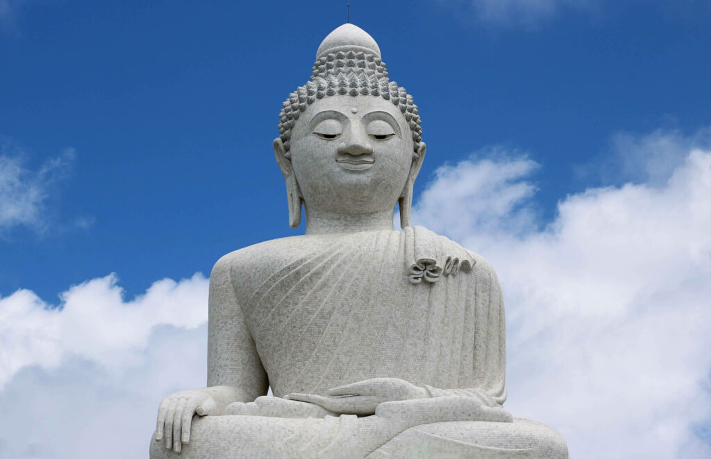 Ethereal Majesty: A Tranquil Buddha 3D Wallpaper Capturing the Grace of a Serene White Sculpted Monument