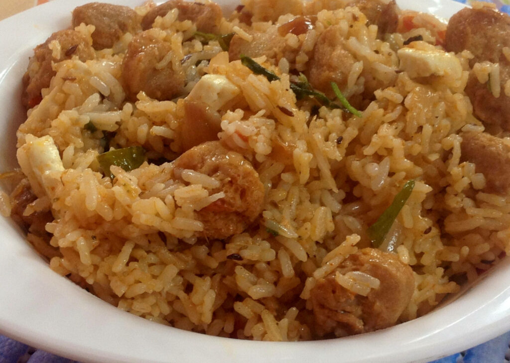 Tantalizing Shrimp Biryani Wallpaper: Fragrant Rice & Spices